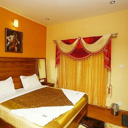 Mmr Holiday Inn Ooty Buitenkant foto